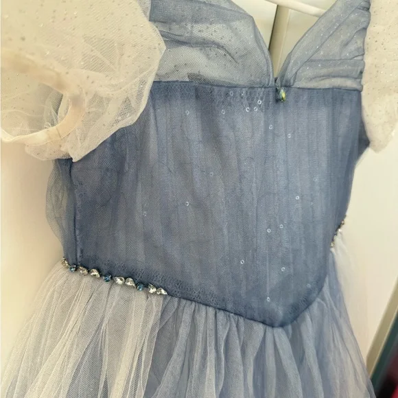 Elegant Blue and White Gown for Girls - Picture 3 of 5